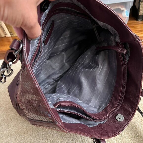 Faux Snakeskin Vera Wang bag - Picture 3 of 5